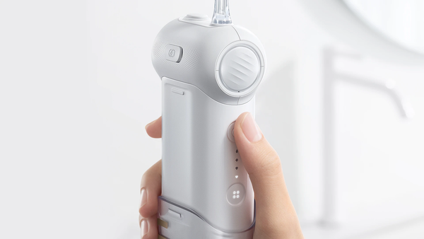 Waterpik vs Flossing: Which Is Better for Your Oral Health?