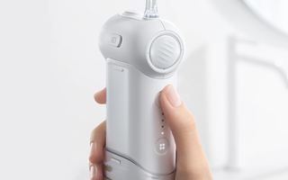 Waterpik vs Flossing: Which Is Better for Your Oral Health?